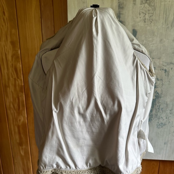 Patagonia Women’s Size Small Vest! Beige. Fluffy. Soft. - Picture 10 of 16